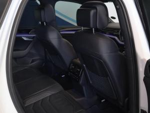 Volkswagen Touareg V6 TDI Executive R-Line - Image 19