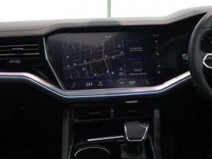 Volkswagen Touareg V6 TDI Executive R-Line - Image 20