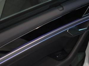 Volkswagen Touareg V6 TDI Executive R-Line - Image 21