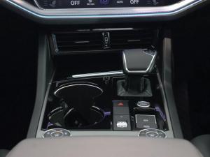 Volkswagen Touareg V6 TDI Executive R-Line - Image 22