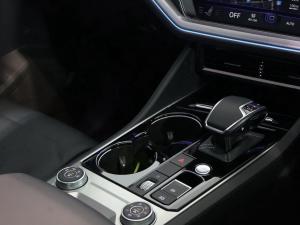 Volkswagen Touareg V6 TDI Executive R-Line - Image 24