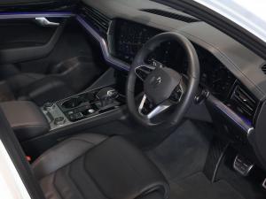 Volkswagen Touareg V6 TDI Executive R-Line - Image 25