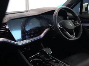 Volkswagen Touareg V6 TDI Executive R-Line - Image 26
