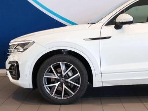 Volkswagen Touareg V6 TDI Executive R-Line - Image 7