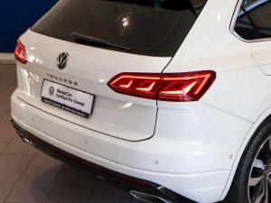 Volkswagen Touareg V6 TDI Executive R-Line - Image 11