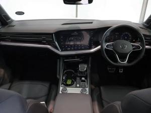 Volkswagen Touareg V6 TDI Executive R-Line - Image 12