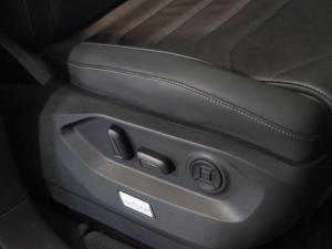 Volkswagen Touareg V6 TDI Executive R-Line - Image 20