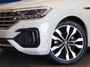 Volkswagen Touareg V6 TDI Executive R-Line - Image 6