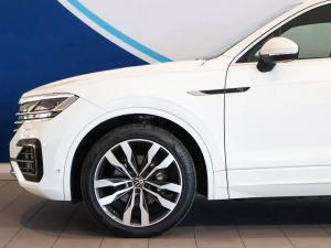 Volkswagen Touareg V6 TDI Executive R-Line - Image 7