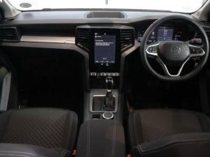 Volkswagen Amarok 2.0TDI double cab Life 4Motion auto - Image 14