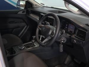 Volkswagen Amarok 2.0TDI double cab Life 4Motion auto - Image 21