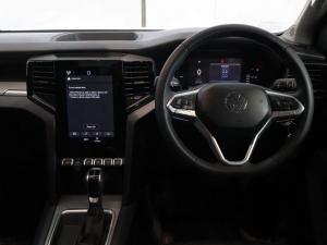 Volkswagen Amarok 2.0TDI double cab Life 4Motion auto - Image 27