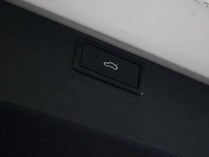 Volkswagen Caravelle 2.0BiTDI Highline 4Motion - Image 18