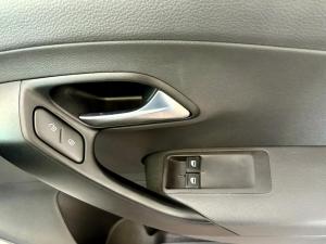 Volkswagen Polo Vivo hatch 1.4 - Image 12