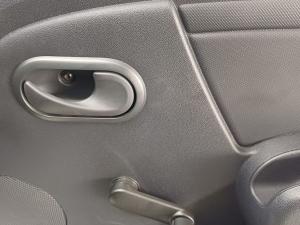Nissan NP200 1.6i safety pack (aircon) - Image 13
