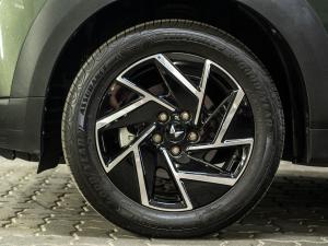 Mahindra XUV 3XO 1.2T AX7L - Image 10