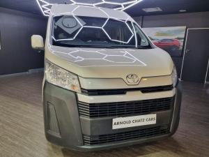 Toyota Quantum 2.8 SLWB panel van - Image 2