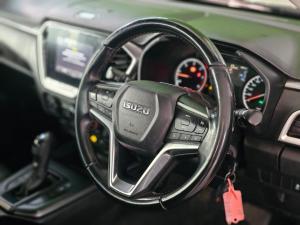 Isuzu D-Max 3.0TD double cab LS 4x4 auto - Image 7