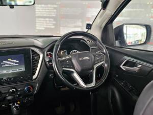 Isuzu D-Max 3.0TD double cab LS 4x4 auto - Image 8