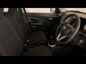 Toyota Vitz 1.0 XR manual - Image 10