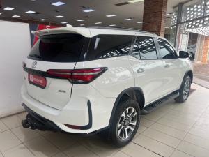 Toyota Fortuner 2.4GD-6 4x4 - Image 2