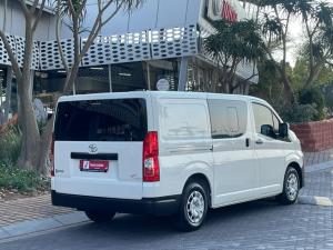 Toyota Quantum 2.8 LWB crew cab - Image 2