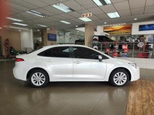 Toyota Corolla 1.8 Hybrid XR - Image 3