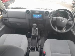Toyota Land Cruiser 79 2.8GD-6 double cab - Image 6