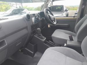 Toyota Land Cruiser 79 2.8GD-6 double cab - Image 7