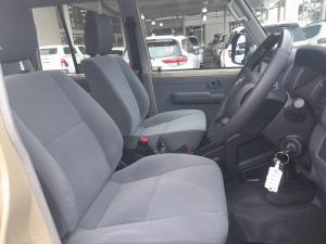 Toyota Land Cruiser 79 2.8GD-6 double cab - Image 13