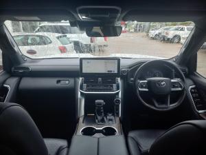 Toyota Land Cruiser 300 3.3D ZX - Image 6
