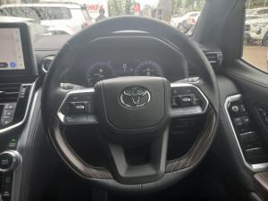 Toyota Land Cruiser 300 3.3D ZX - Image 8