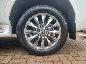 Toyota Land Cruiser 300 3.3D ZX - Image 17