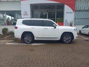 Toyota Land Cruiser 300 3.3D ZX - Image 3