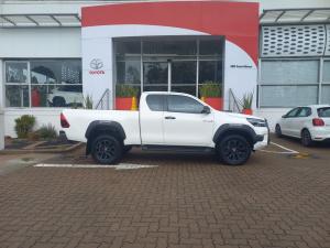 Toyota Hilux 2.8GD-6 Xtra cab Legend auto - Image 3