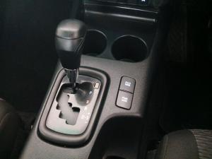 Toyota Hilux 2.4 GD-6 RB SRX automaticE/CAB - Image 12