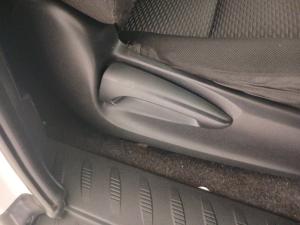 Toyota Hilux 2.4 GD-6 RB SRX automaticE/CAB - Image 19