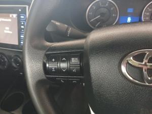 Toyota Hilux 2.4 GD-6 RB SRX automaticE/CAB - Image 9