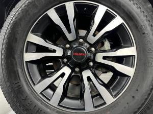 Isuzu D-MAX 250 HO X-RIDER D/C - Image 18