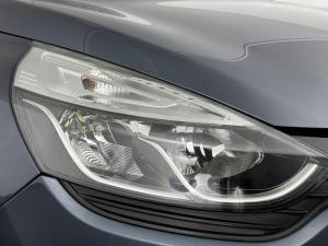 Renault Clio IV 900T Authentique 5-Door - Image 11