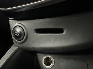 Renault Clio IV 900T Authentique 5-Door - Image 8