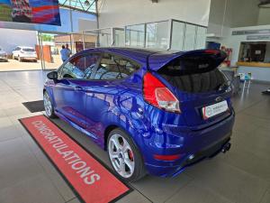 Ford Fiesta ST 1.6 Ecoboost Gdti - Image 18