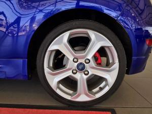 Ford Fiesta ST 1.6 Ecoboost Gdti - Image 9