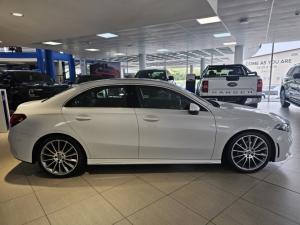 Mercedes-Benz A-Class A200 sedan Progressive - Image 3