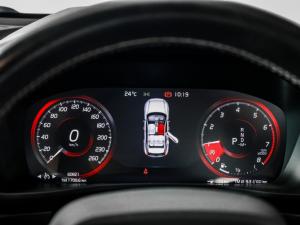 Volvo XC40 T3 R-Design auto - Image 10
