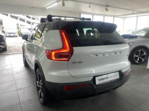 Volvo XC40 T3 R-Design auto - Image 3