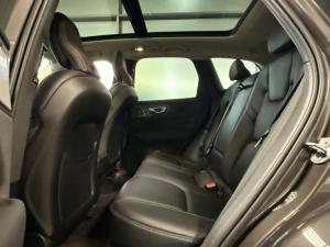 Volvo XC60 B6 AWD Ultimate Dark - Image 11