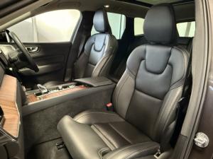 Volvo XC60 B6 AWD Ultimate Dark - Image 12