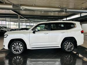 Toyota Land Cruiser 300 3.3D ZX - Image 14