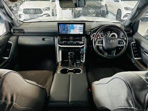 Toyota Land Cruiser 300 3.3D ZX - Image 3